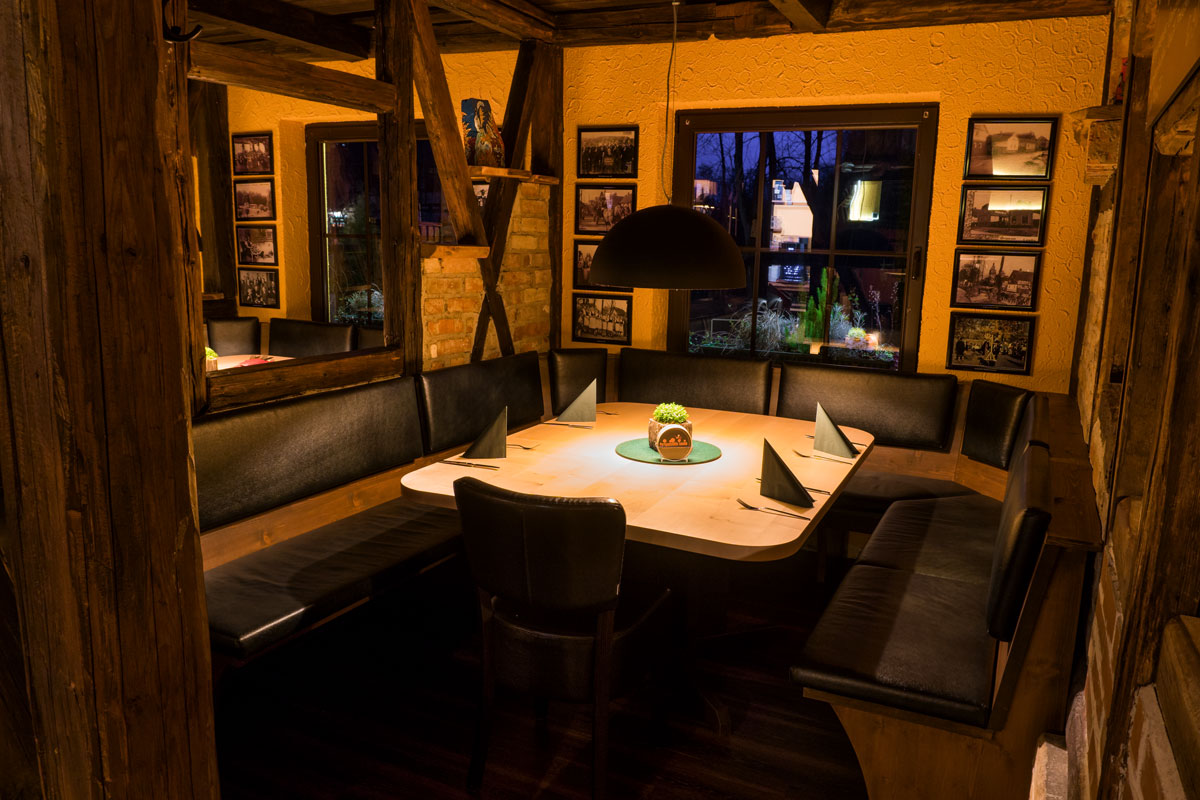 Restaurant & Saal – Parkgaststätte Laucha Blick in den Gastraum Restaurant & Saal - Parkgaststätte Laucha Blick in den Gastraum