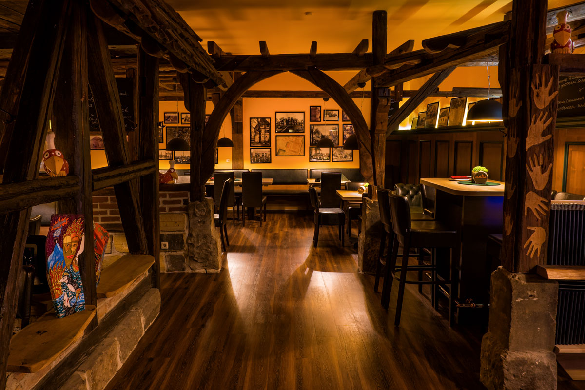 Restaurant & Saal – Parkgaststätte Laucha Blick in den Gastraum Restaurant & Saal - Parkgaststätte Laucha Blick in den Gastraum