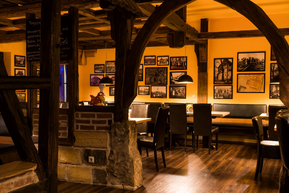 Restaurant & Saal – Parkgaststätte Laucha Blick in den Gastraum Restaurant & Saal - Parkgaststätte Laucha Blick in den Gastraum
