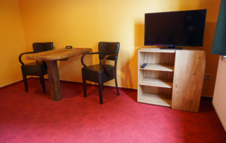 Pension Zimmer Parkgaststaette Laucha mit Flatscreen und Schreibtisch Pension Zimmer Parkgaststaette Laucha mit Flatscreen und Schreibtisch