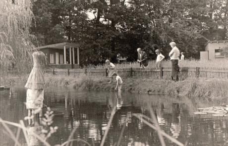 Der kleine Gänseteich im Park Laucha